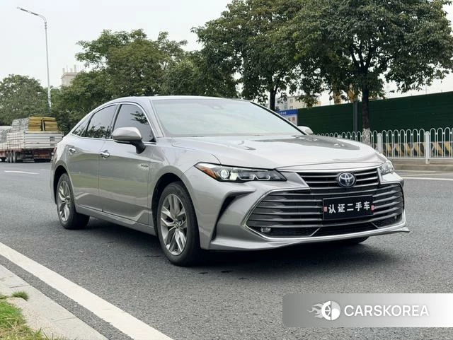 Toyota Avalon 2021 Серебристо-серый из Китая