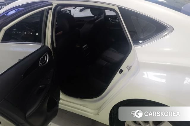 Nissan Sylphy 2021 Белый из Китая