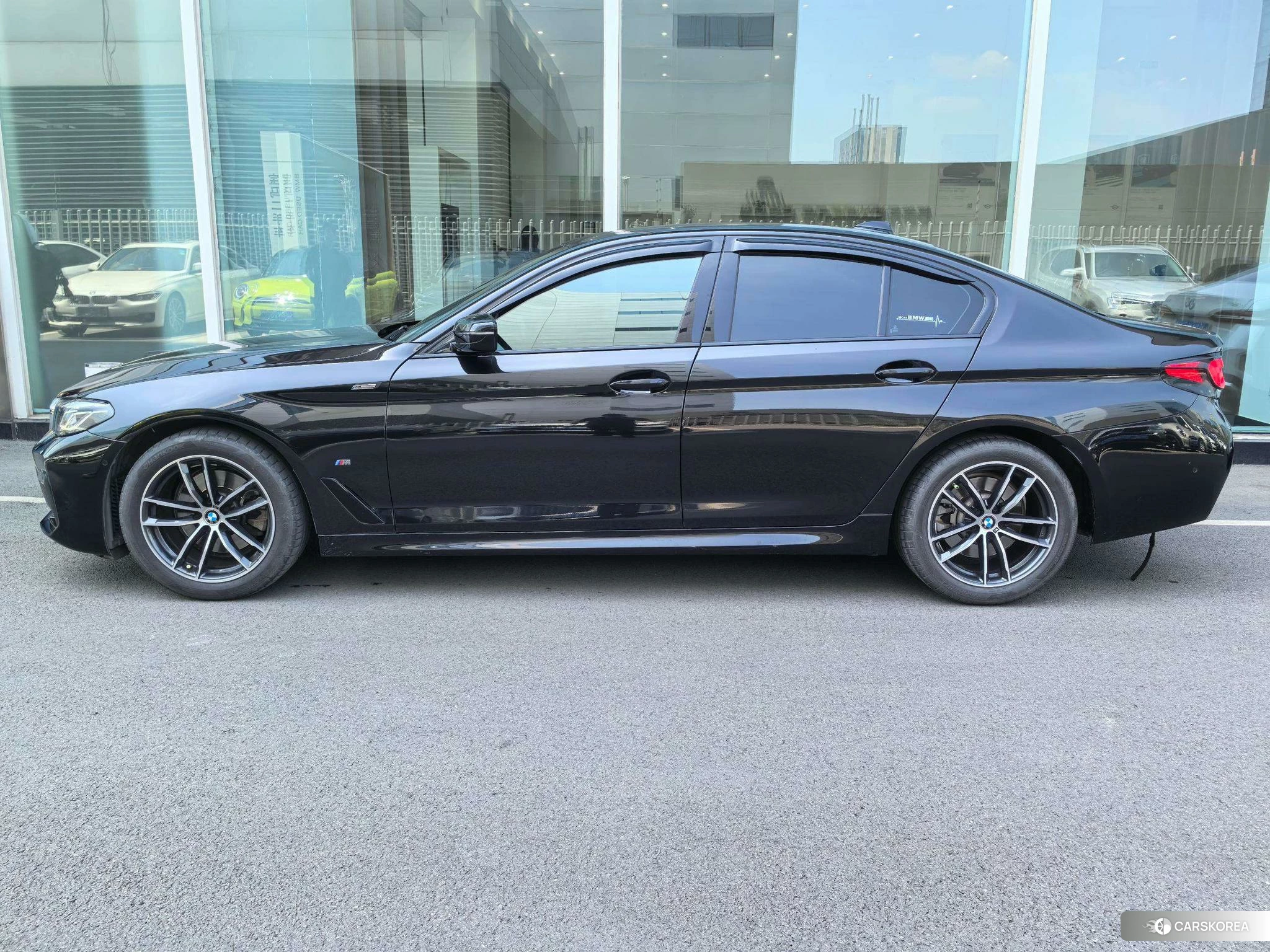 BMW 5 series 2021 Черный из Китая
