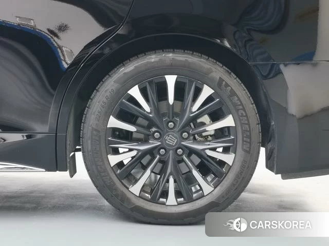 Toyota Vellfire 2024 Черный из Китая
