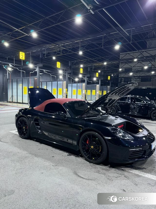 Porsche 718 Boxster 2018 Черный из Кореи