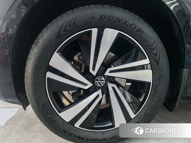 Volkswagen Tavendor 2023 Черный из Китая