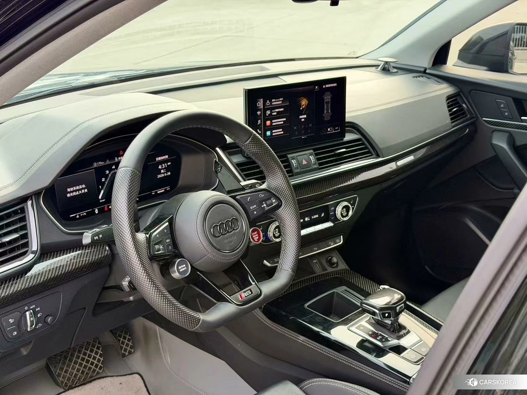 Audi Q5L 2021 Черный из Китая