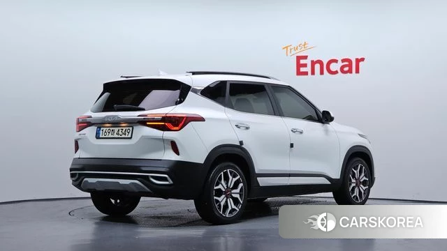 Kia Seltos 2021 Белый из Кореи