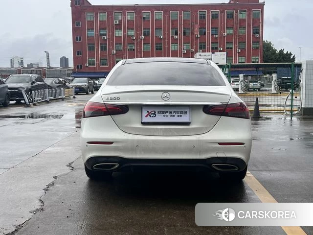 Mercedes-Benz E-Class 2021 Белый из Китая