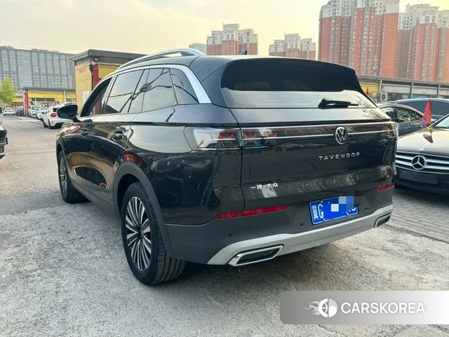 Volkswagen Tavendor 2024 Черный из Китая