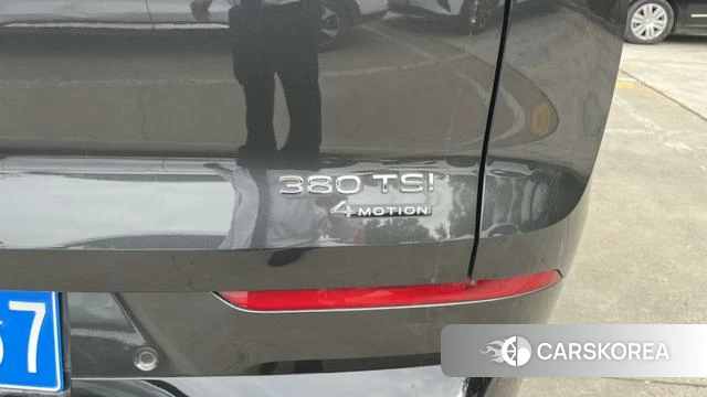 Volkswagen Tavendor 2023 Черный из Китая