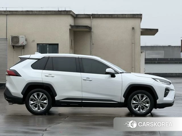 Toyota Wildlander 2021 Белый из Китая