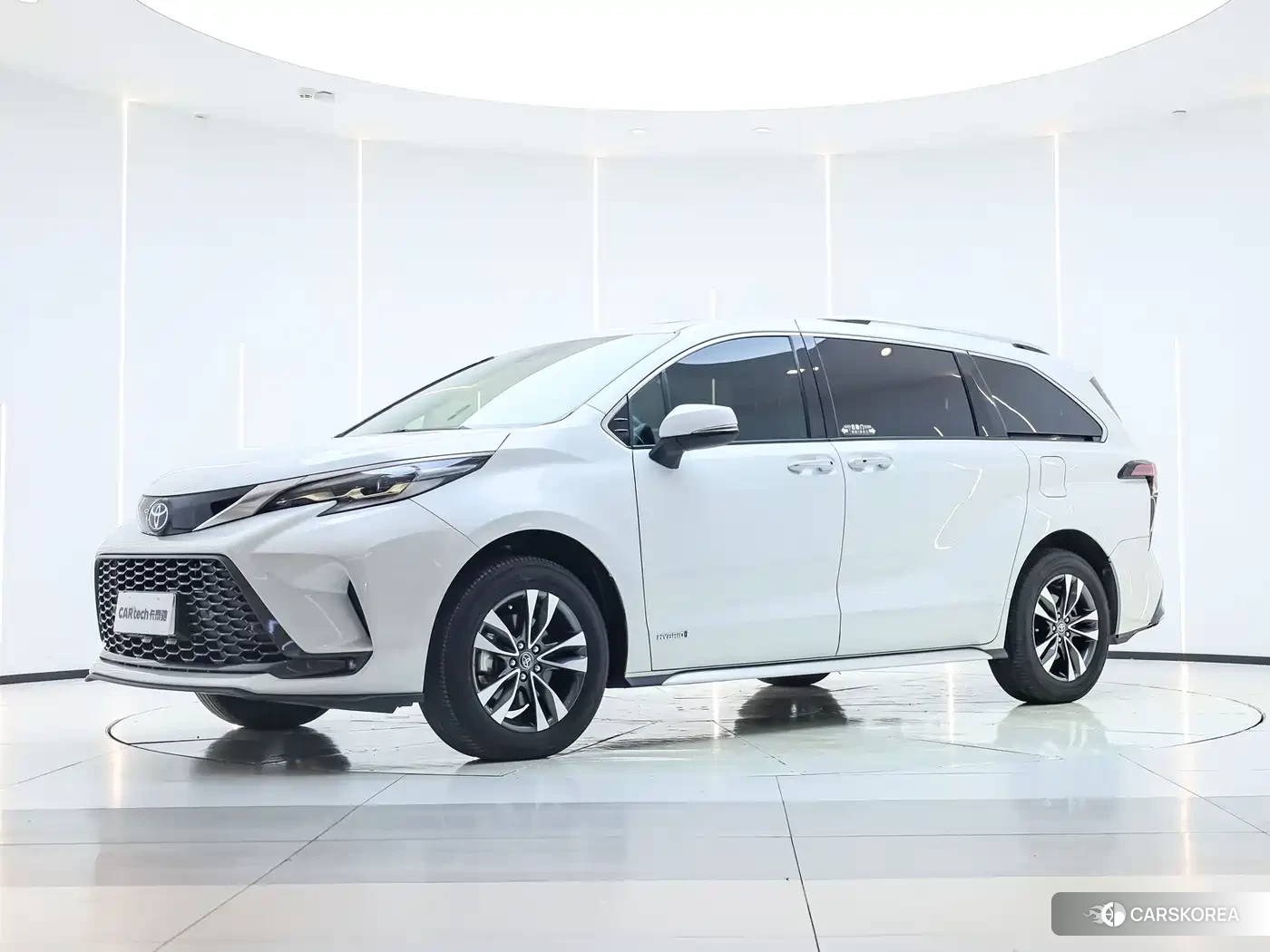 Toyota Granvia 2024 Белый из Китая