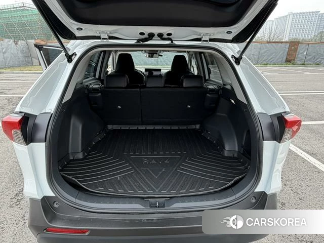 Toyota RAV4 2024 Белый из Китая