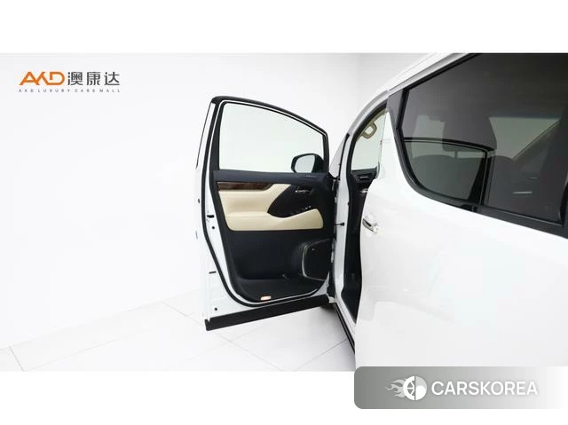 Toyota Alphard 2021 Белый из Китая
