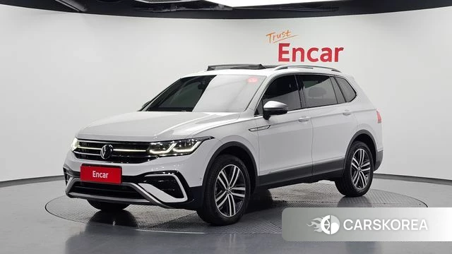 Volkswagen Tiguan Allspace 2023 Белый из Кореи