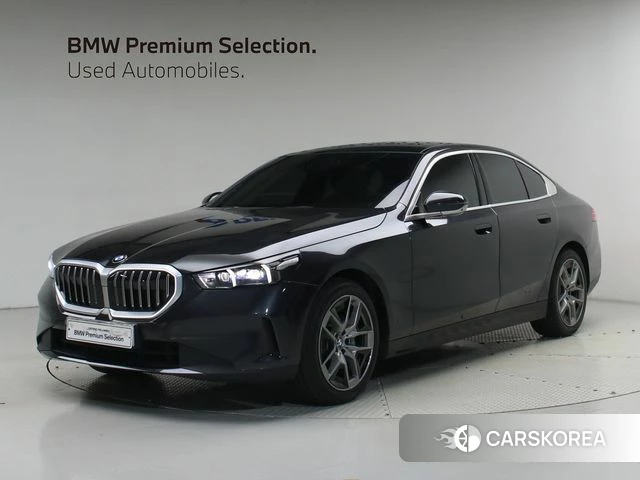 BMW 5 Series (G60) 2023 Серый из Кореи