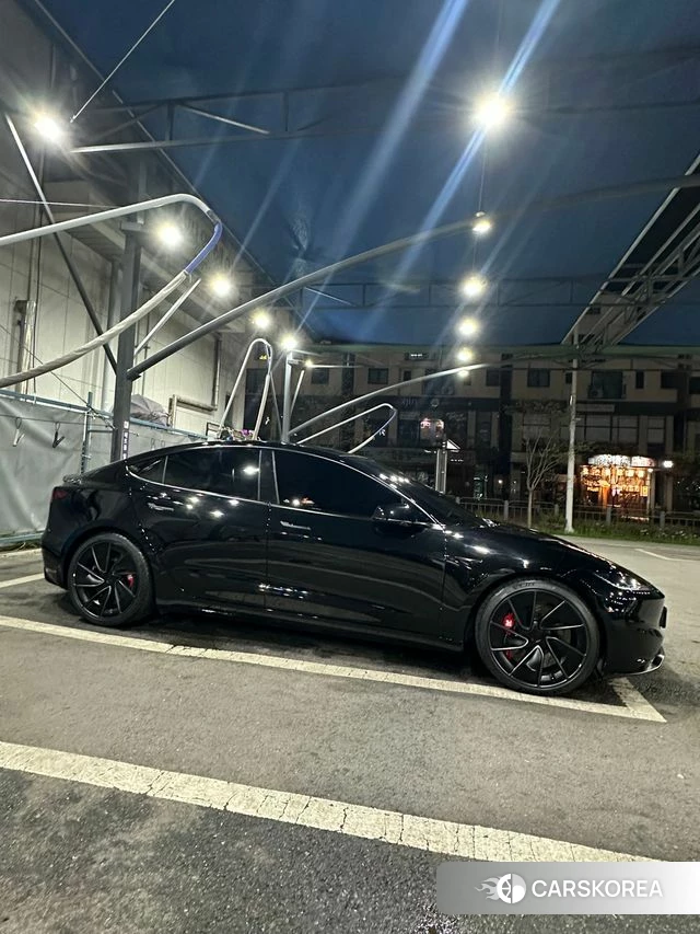 Tesla Model 3 2026 Черный из Кореи