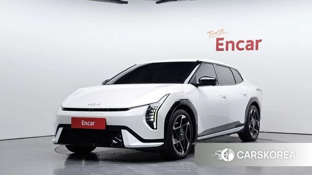 Kia EV4 2025 Белый из Кореи