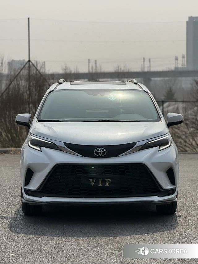 Toyota Granvia 2024 Белый из Китая