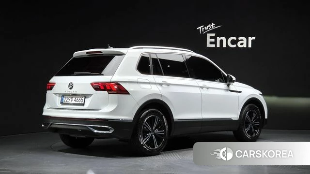 Volkswagen Tiguan second Generation 2022 Белый из Кореи