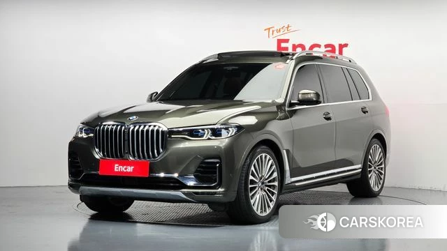 BMW X7 (G07) 2022 Золотой из Кореи