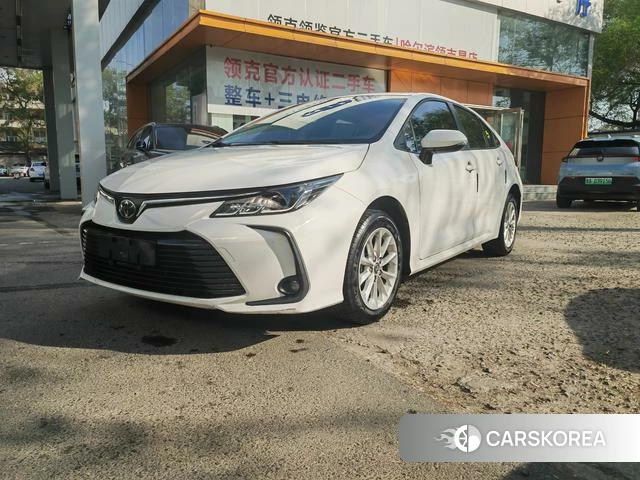 Toyota Corolla 2021 Белый из Китая