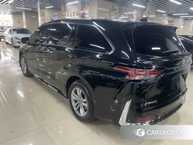 Toyota Sienna 2025 Черный из Китая