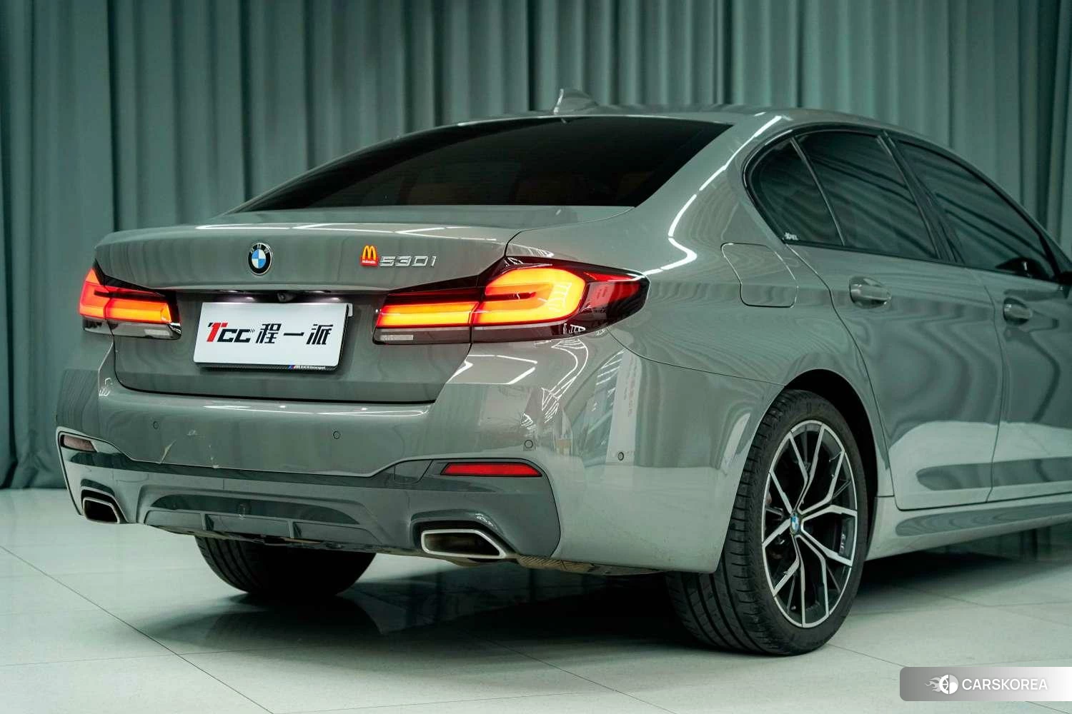 BMW 5 series 2021 Темно-серый из Китая