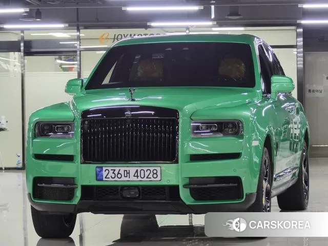Rolls-Royce Cullinan 2023 Зеленый из Кореи
