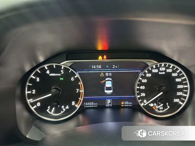 Nissan Altima 2023 Серебристо-серый из Китая