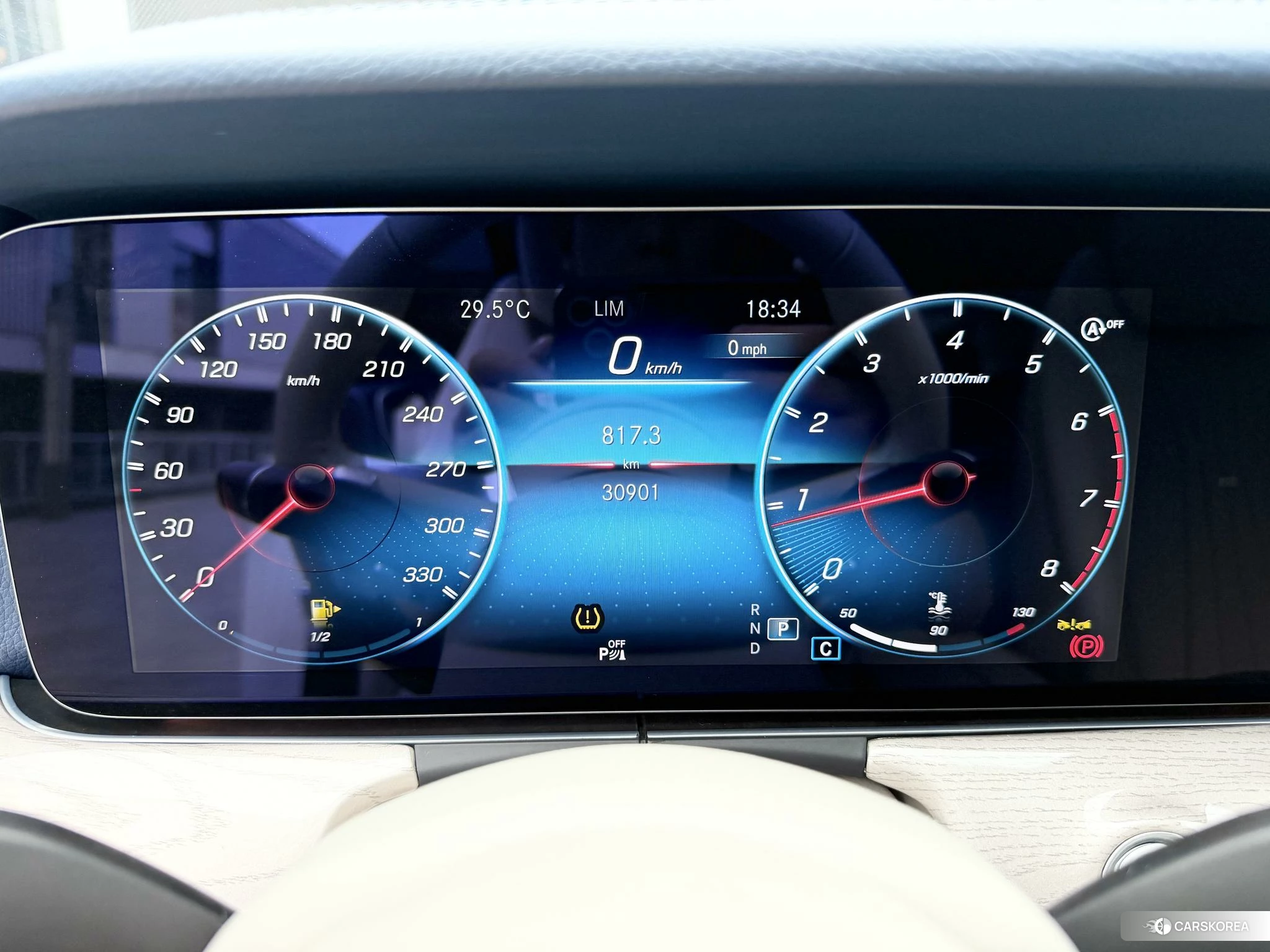 Mercedes-Benz E-Class 2022 Белый из Китая