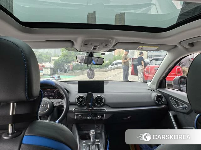 Audi Q2L 2021 Черный из Китая