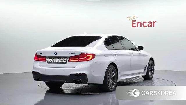 BMW 5 Series (G30) 2018 Белый из Кореи