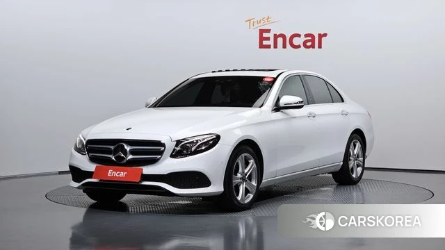 Mercedes-Benz E-Class W213 2018 Белый из Кореи