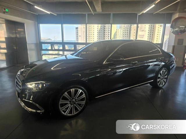 Mercedes-Benz E-Class W213 2023 Черный из Кореи