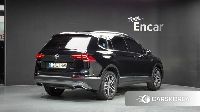 Volkswagen Tiguan Allspace 2020 Черный из Кореи