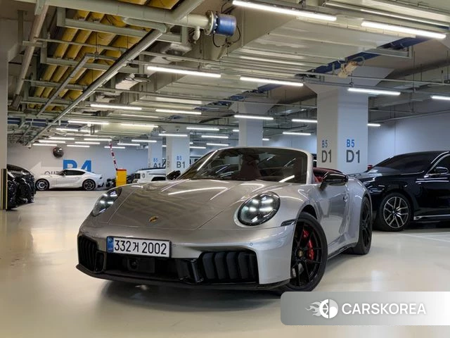 Porsche 911(992) 2026 Серебристо-серый из Кореи
