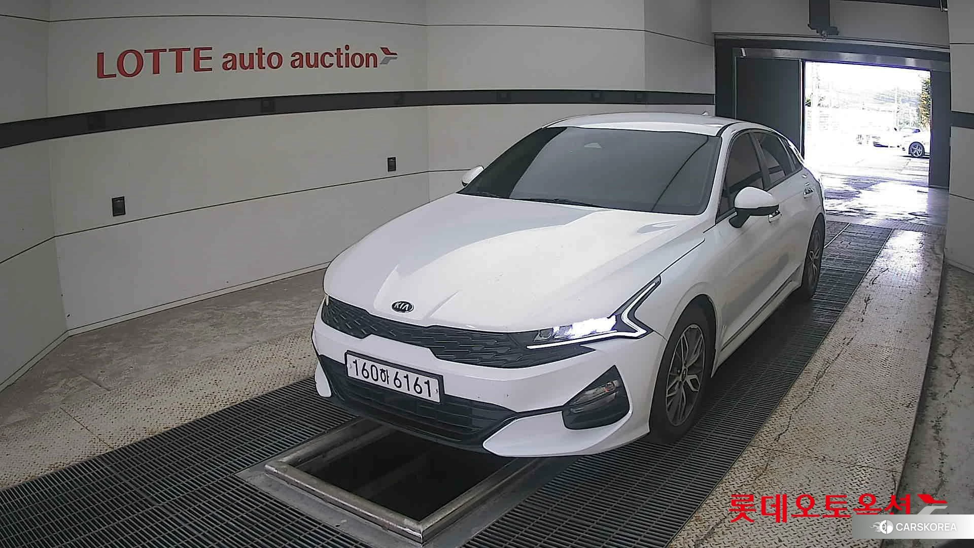 Kia K5 2021 Snow White Pearl (optional) из Кореи