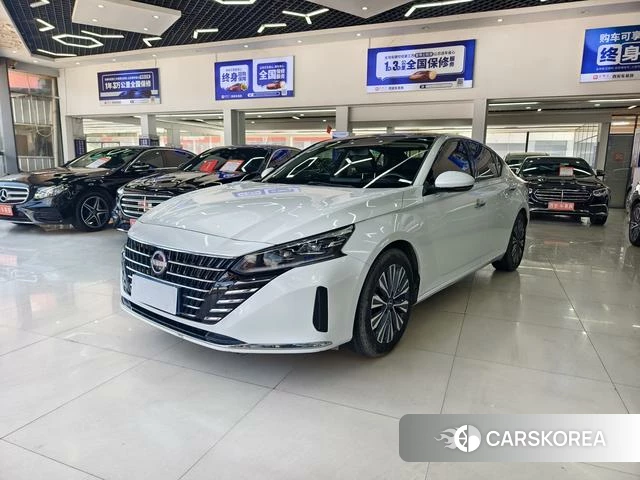 Nissan Altima 2023 Белый из Китая