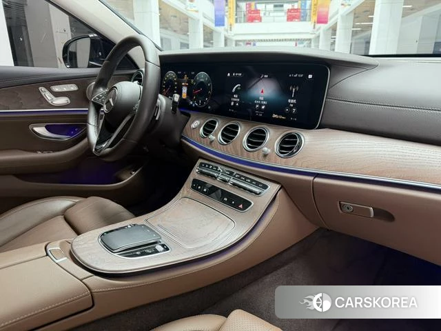 Mercedes-Benz E-Class 2022 Черный из Китая
