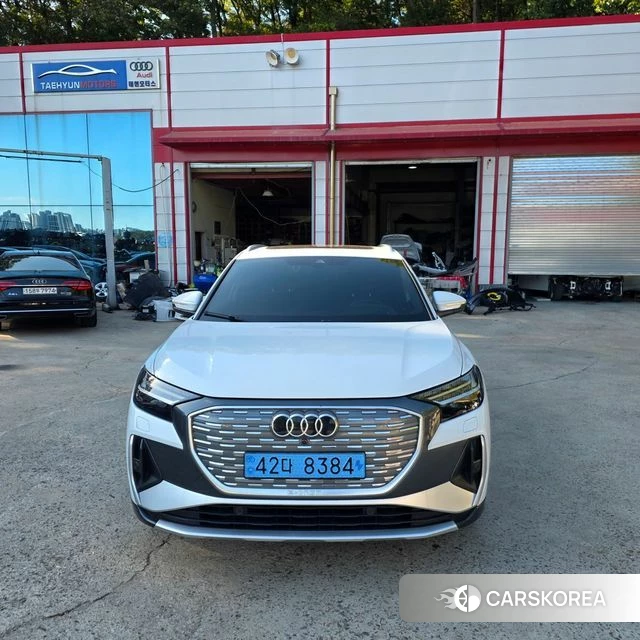 Audi Q4 e-Tron (F4) 2025 Белый из Кореи