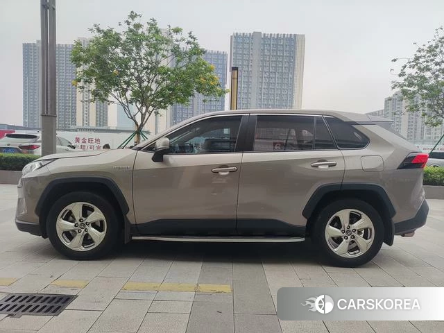 Toyota RAV4 2021 Шампань из Китая
