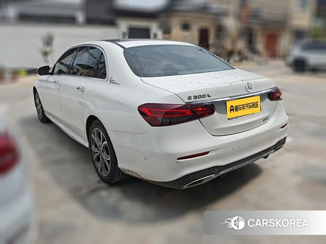 Mercedes-Benz E-Class 2021 Белый из Китая