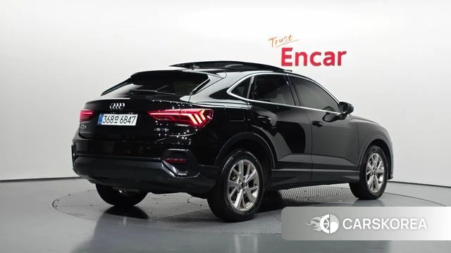 Audi Q3 (F3) 2022 Черный из Кореи