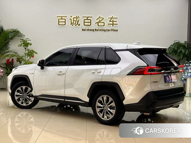 Toyota Wildlander 2022 Белый из Китая