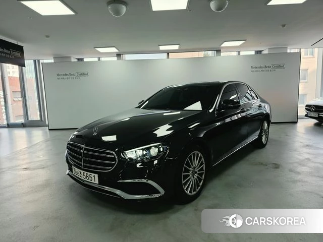 Mercedes-Benz E-Class W213 2022 Серый из Кореи