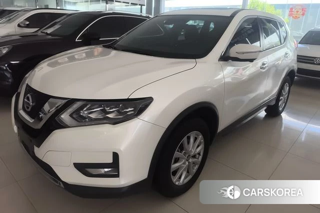 Nissan X-Trail 2021 Белый из Китая