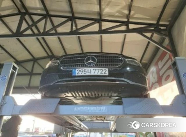 Mercedes-Benz E-Class W213 2021 Белый из Кореи