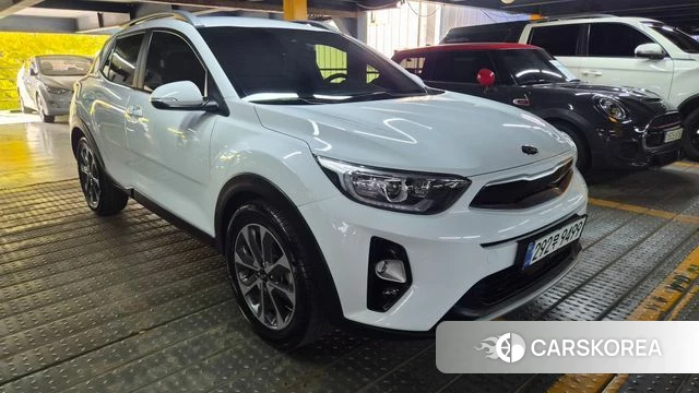 Kia Stonic 2020 Белый из Кореи