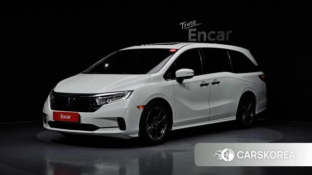 Honda Odyssey 2023 Белый из Кореи