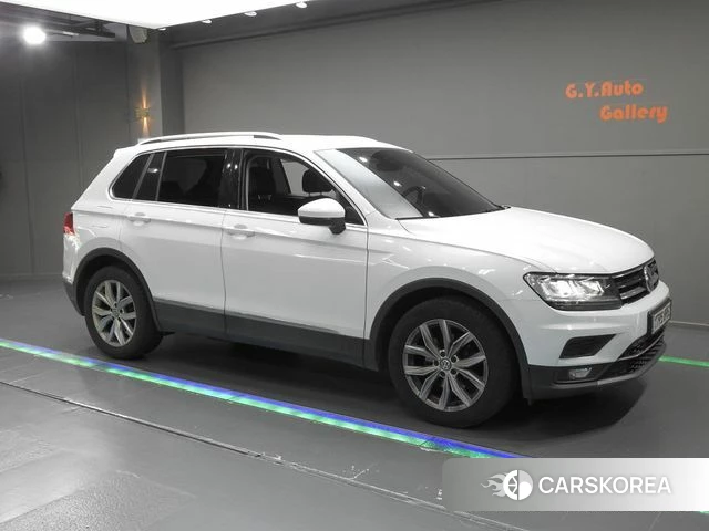 Volkswagen Tiguan second Generation 2020 Белый из Кореи