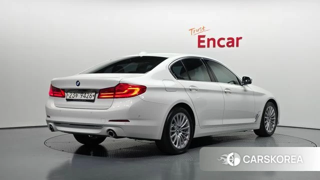BMW 5 Series (G30) 2019 Белый из Кореи