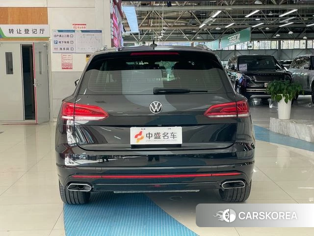 Volkswagen Touareg 2021 Черный из Китая